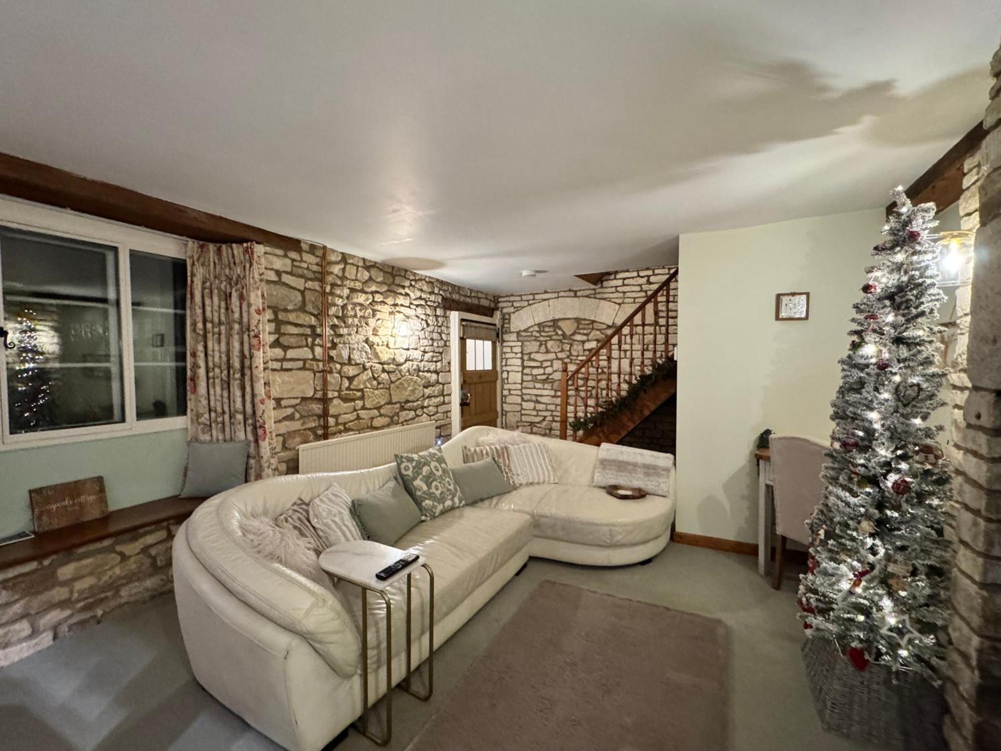 Cupcake Cottage: Quintessential Cotswold Holiday home