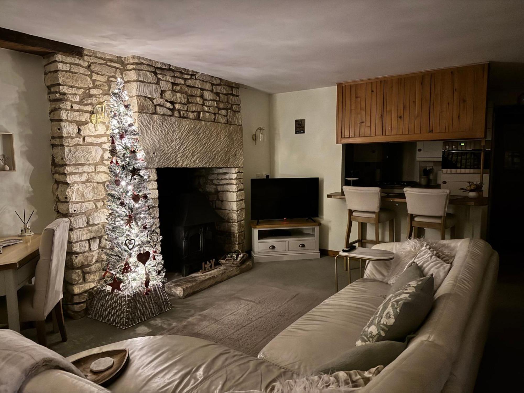 Cupcake Cottage: Quintessential Cotswold Nailsworth