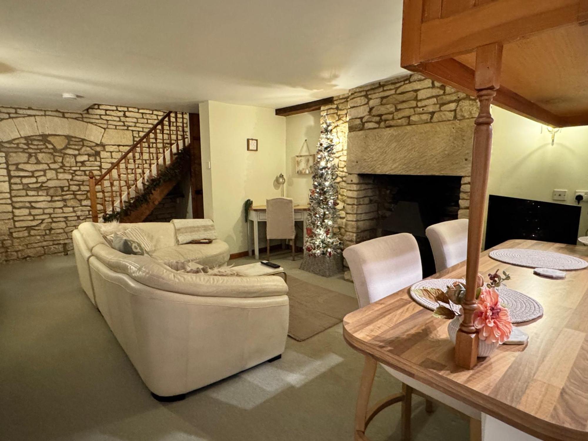 Holiday home Cupcake Cottage: Quintessential Cotswold *